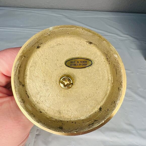 NWT Vintage World Showcase Gift Collection Solid Brass Shaving Set - Picture 7 of 11